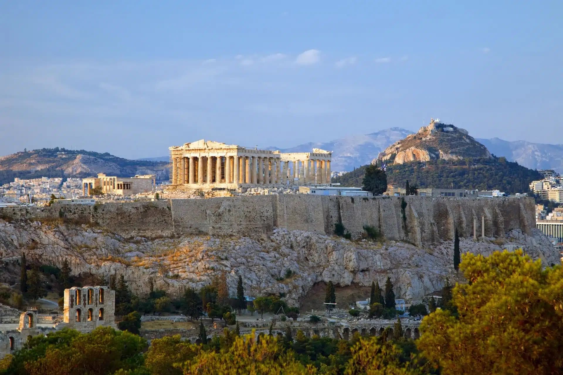 Die Akropolis von Athen besuchen: Tipps, Highlights und alles, was du für deinen unvergesslichen Rundgang durch das antike Wahrzeichen wissen musst