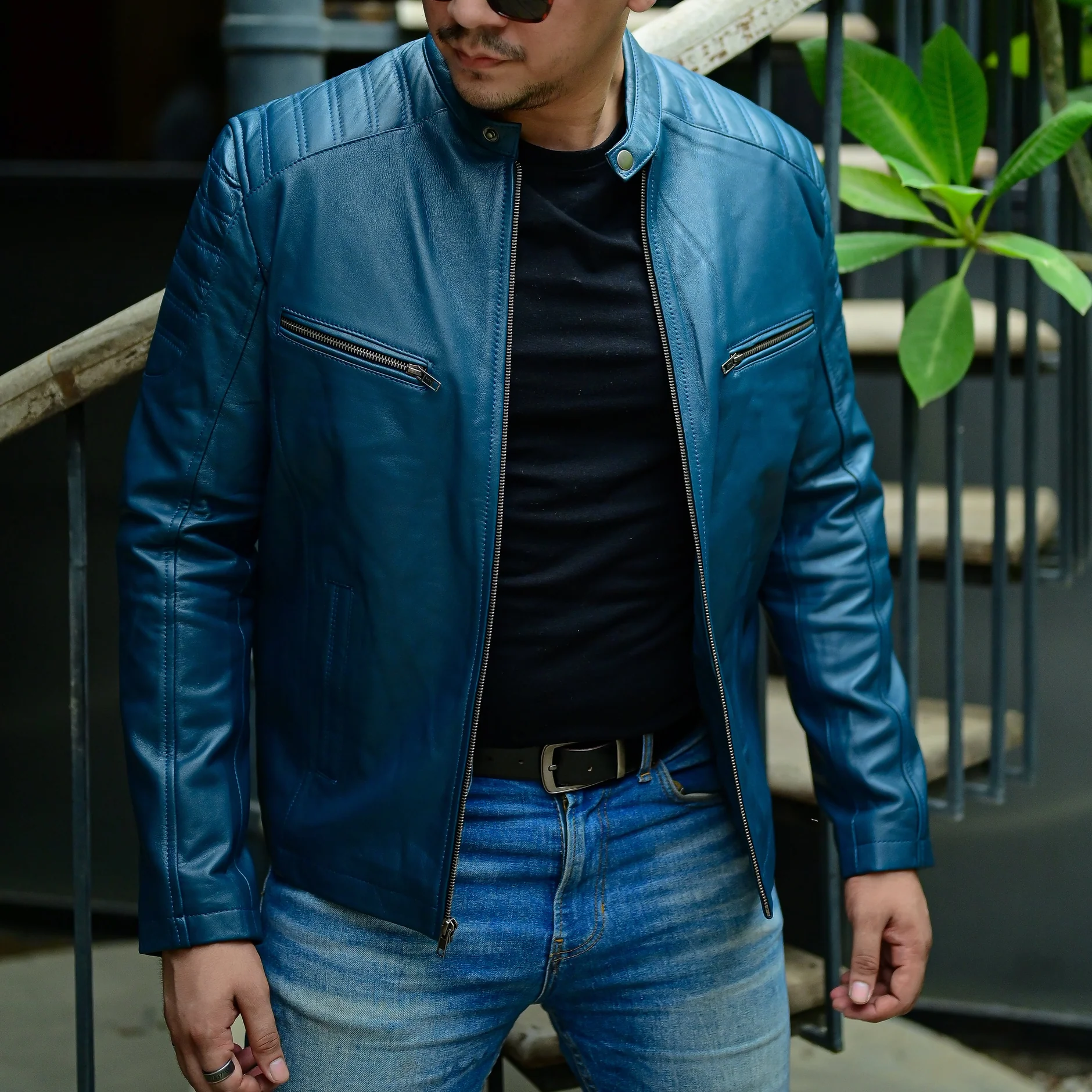 Herren Lederjacke in Crone-Qualität: Wie luxuriöse Materialien Ihren Stil verbessern