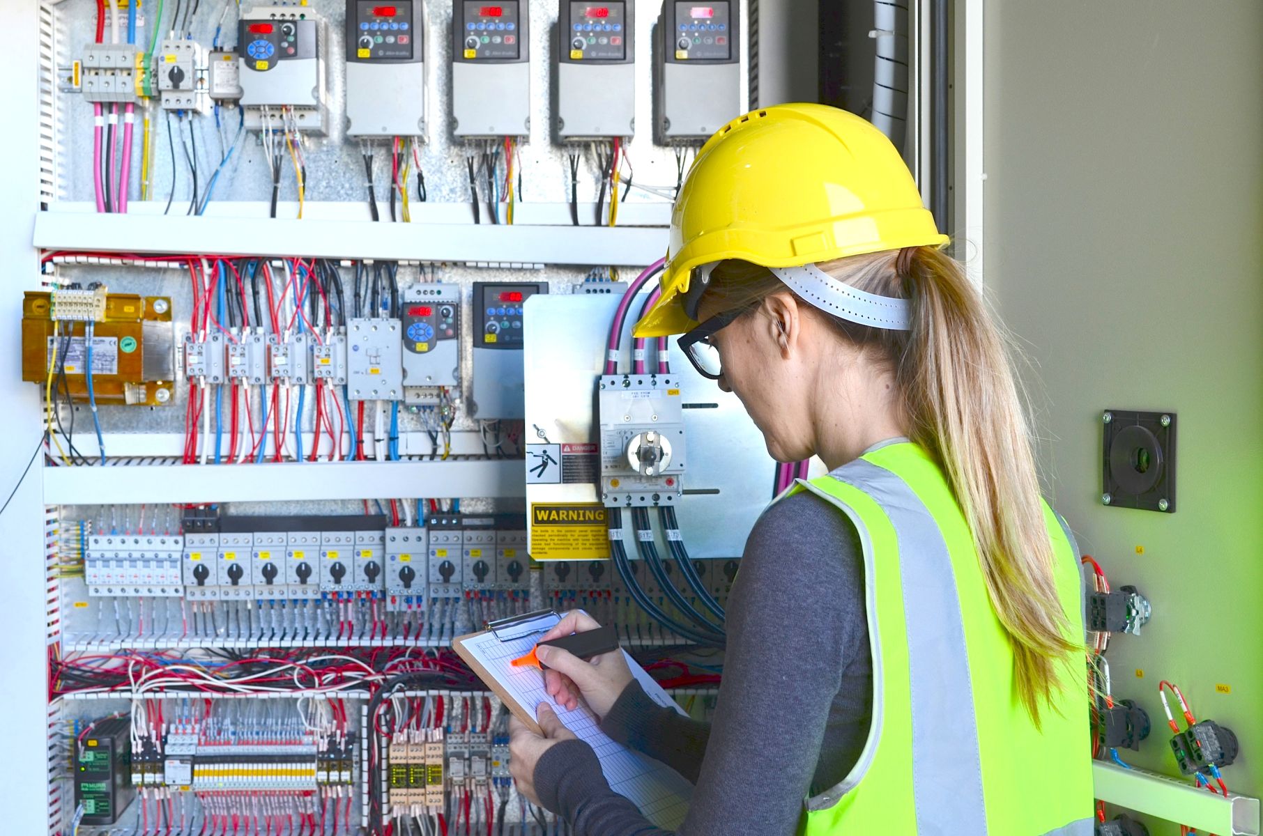 Elektriker in der Nähe gesucht? meister-job hilft dir weiter!