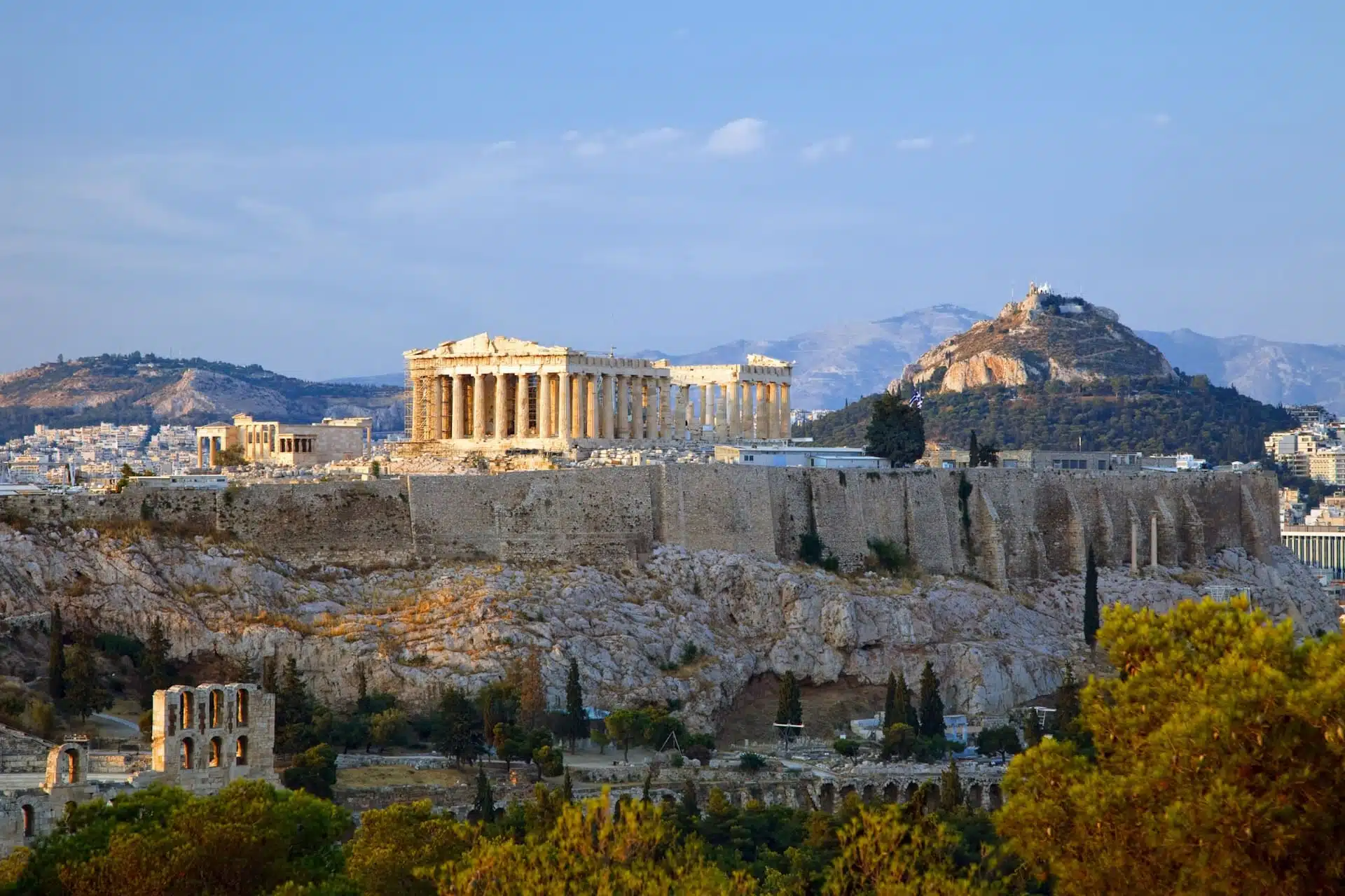 Die Akropolis von Athen besuchen: Tipps, Highlights und alles, was du für deinen unvergesslichen Rundgang durch das antike Wahrzeichen wissen musst